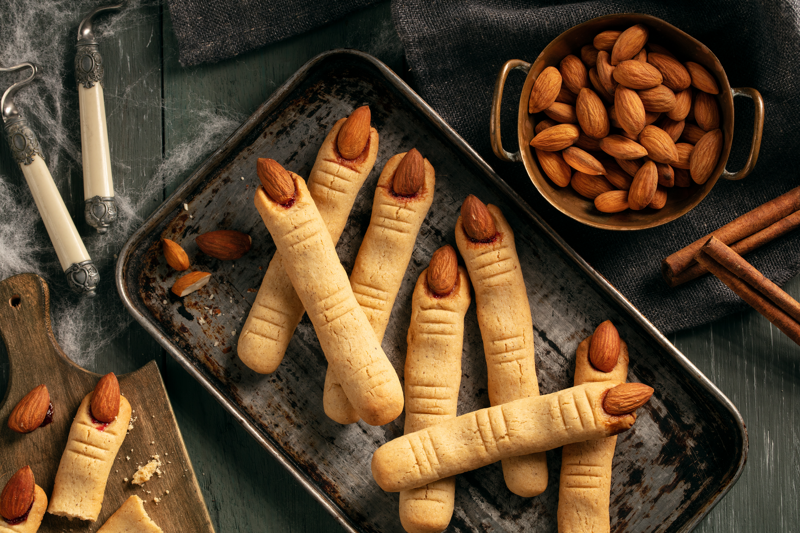 ¿Cómo preparar galletas de dedos de bruja para Halloween?