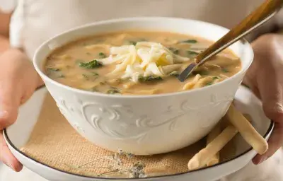 Sopa de queso y acelga