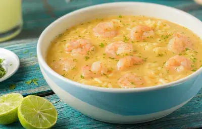 Sopa de arroz con camaron