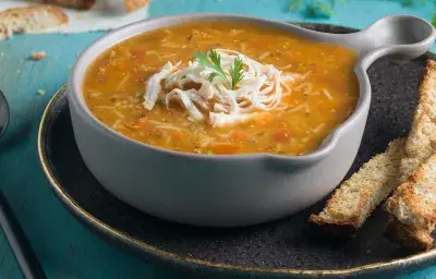 Sopa de amaranto y pollo