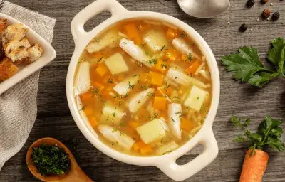 Sopa de papa y pollo