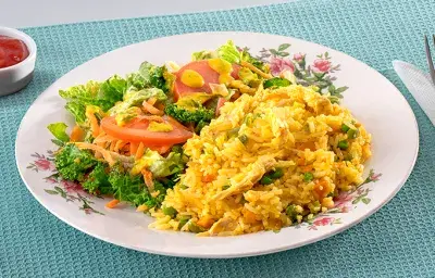 Arroz Cremoso con Pollo y Ensalada