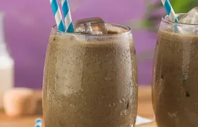 Receta casera de batido con chocolate y almendras