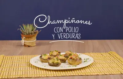 Champiñones con pollo y verduras