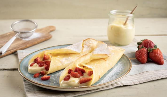 Crepes con Crema Pastelera y Fresas