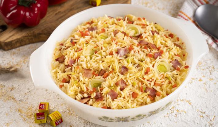 Arroz con fideo y tocino