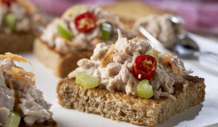 Sánduches de atún con verduras