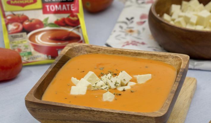 Crema de tomate con queso