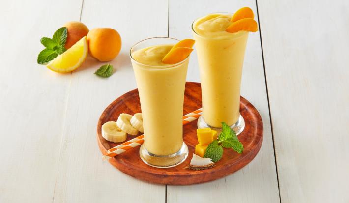 Smoothie de frutas tropicales y avena