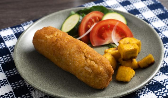 Croquetas de arroz rellenos de pollos