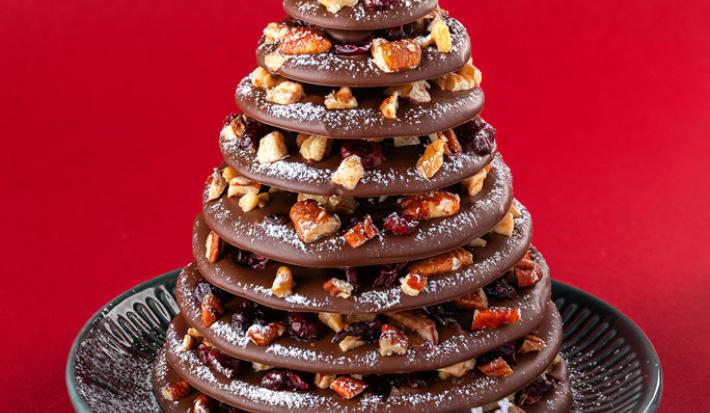 Arbol de navidad de chocolate y frutos secos