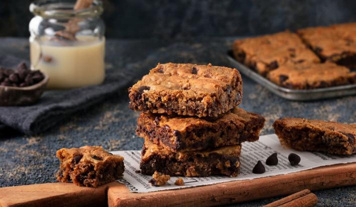 Blondies de Canela y Chispas de Chocolate