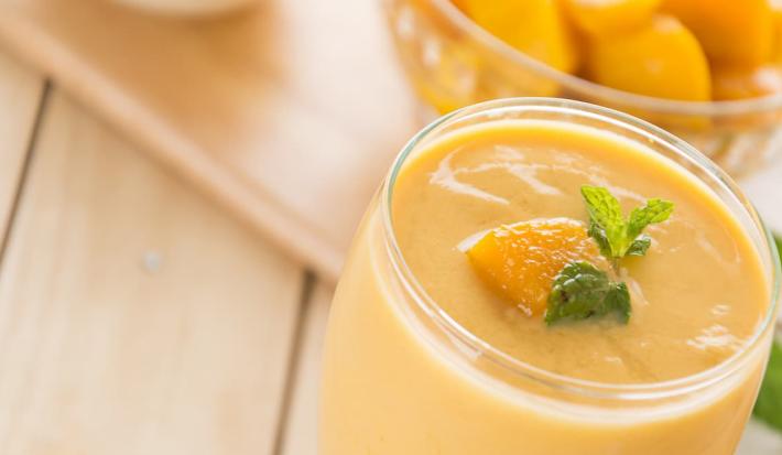 Divertido batido de mango con NIDO® NUTRIADVANCE®